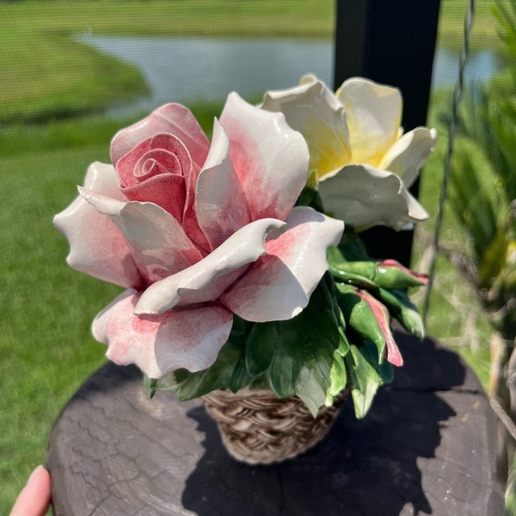 Capodimonte Porcelain Flower Rose Bouquet Basket Centerpiece Vintage - Picture 15 of 17